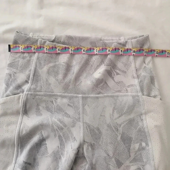 Lululemon Breezy Dot Tights 25" High Rise Mesh Accent Leggings Jasmine White 4 - Picture 12 of 14